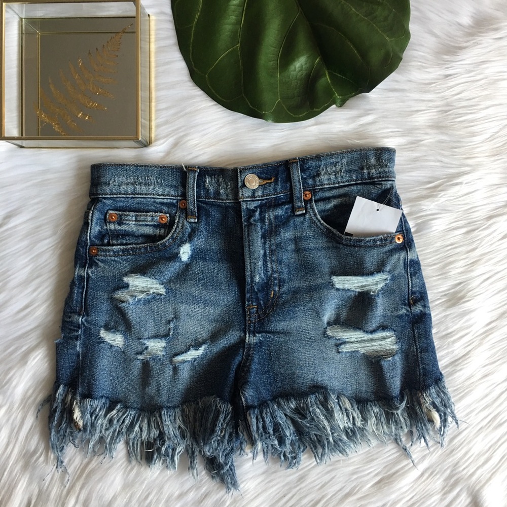 NWT Gap 3” High Rise Distressed Blue Denim Shorts